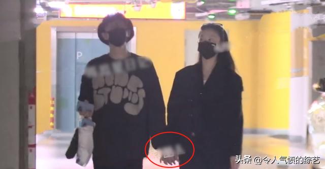 许嵩冯禧分手了吗(许嵩与冯禧牵手恋情曝光)(5)