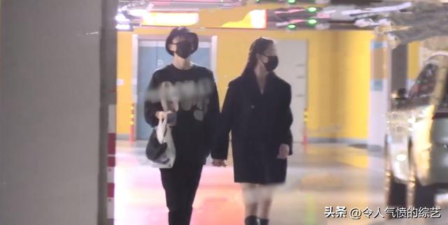 许嵩冯禧分手了吗(许嵩与冯禧牵手恋情曝光)(4)