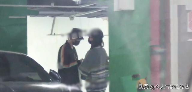 许嵩冯禧分手了吗(许嵩与冯禧牵手恋情曝光)(8)