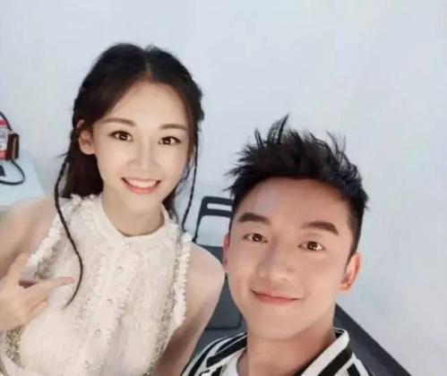 苗苗是谁的女儿原名叫啥家世家庭情况介绍 芳华苗苗黑历史绯闻-图2