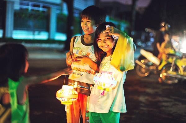 中秋节手工多款创意灯笼制作教程（中秋夜创意灯笼）(14)