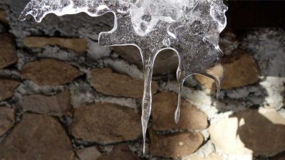 ​化石的形成与流水掩埋无关（化石的形成与流水掩埋无关吗）