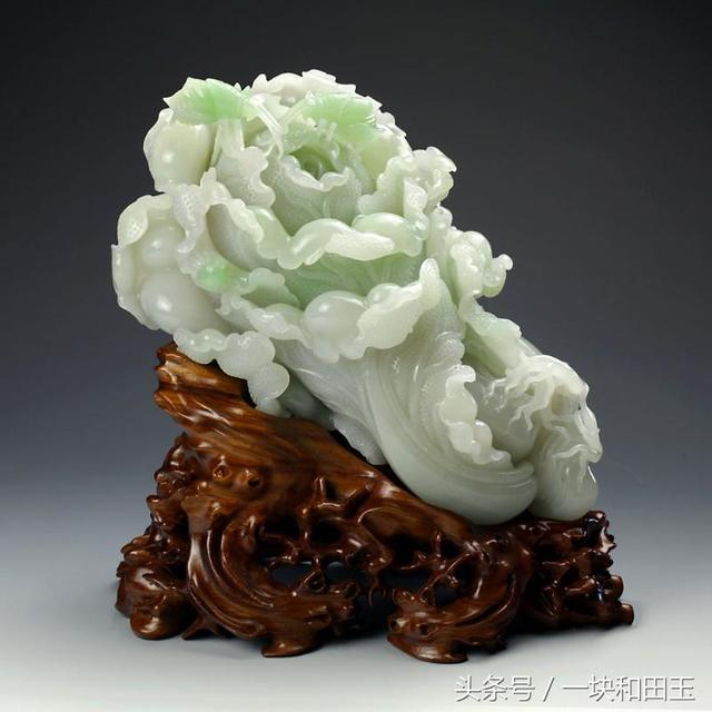 和田玉籽料与山料好分别吗(和田玉的籽料和山料区别都在这)(4)