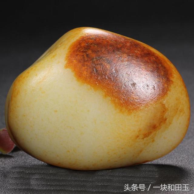 和田玉籽料与山料好分别吗(和田玉的籽料和山料区别都在这)(3)