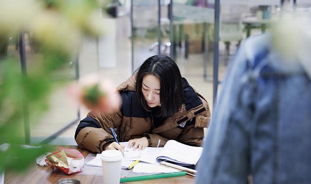 她二婚嫁刀郎却嫌家贫半夜逃跑 最后刀郎哭着也要写下这首歌