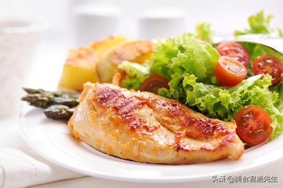 ​鸡胸肉煮多久能熟最嫩(鸡胸肉怎么做才好吃？记住3个要点，肉质嫩而多汁)