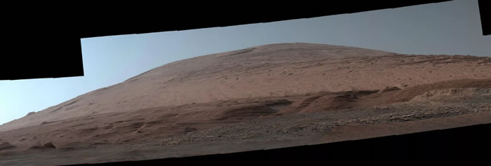 另一张新发布的图片显示了2025年10月夏普山的引人注目的肖像，夏普山是盖尔陨石坑内的巨大中央山。