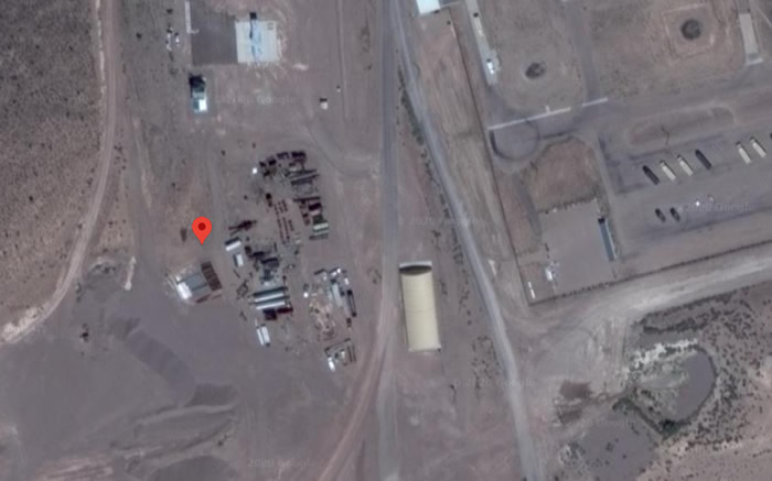 美国内华达州51区惊现巨大外星机器人?UFO猎人Scott C. Waring:它会动