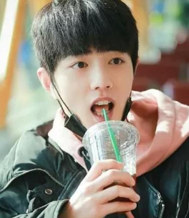 它是肖战最爱喝的饮料，到哪儿都随身带着，00后：谁愿意喝？