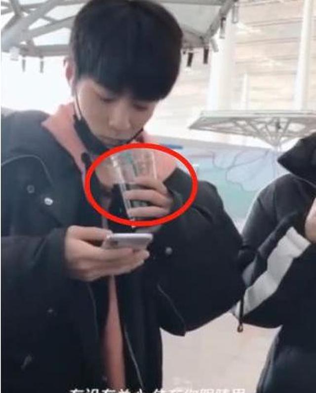 它是肖战最爱喝的饮料，到哪儿都随身带着，00后：谁愿意喝？