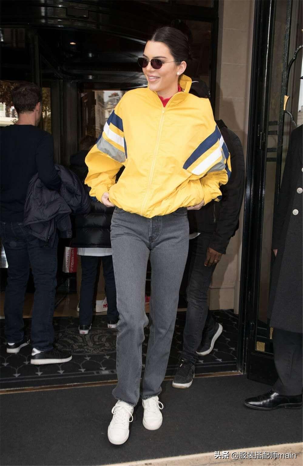 灰色西裤配什么颜色好看衣服(灰色裤子最佳配色表)