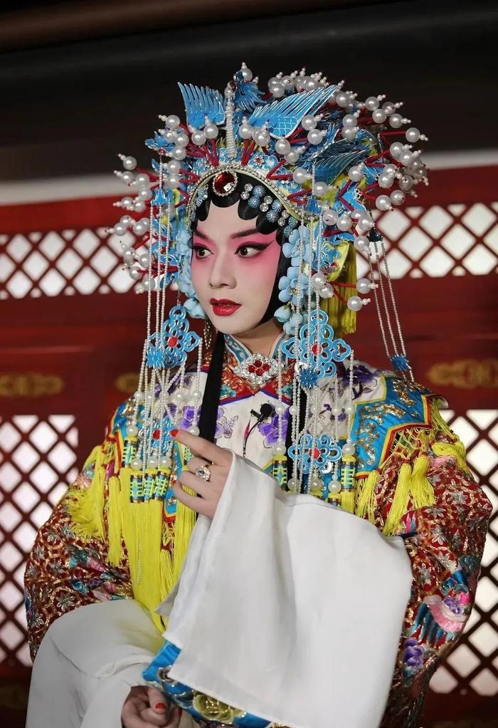 被誉为周杰伦中国风接班人，唱哭刘欢的天籁少年，如今却因沙雕上了热搜...