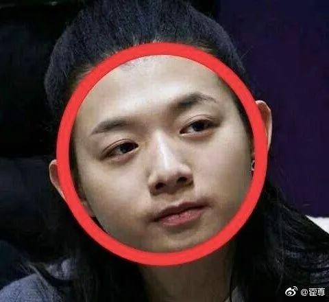 被誉为周杰伦中国风接班人，唱哭刘欢的天籁少年，如今却因沙雕上了热搜...