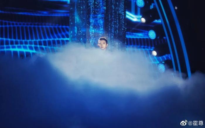 被誉为周杰伦中国风接班人，唱哭刘欢的天籁少年，如今却因沙雕上了热搜...