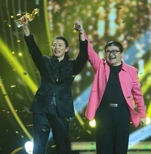 被誉为周杰伦中国风接班人，唱哭刘欢的天籁少年，如今却因沙雕上了热搜...