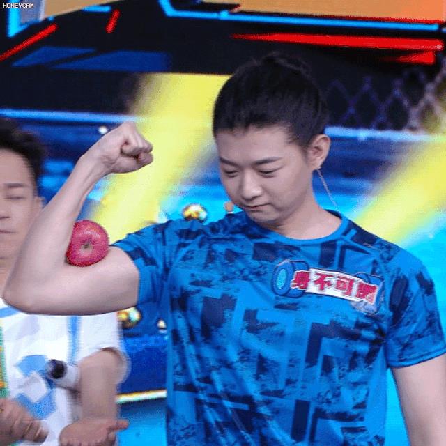 被誉为周杰伦中国风接班人，唱哭刘欢的天籁少年，如今却因沙雕上了热搜...