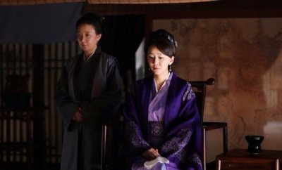 ​20岁坠马重伤，男友不离不弃照顾4年，风雨同路20年他们情比金坚