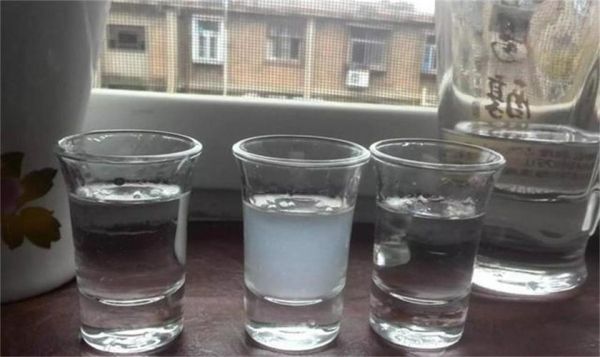 白酒里面的沉淀物