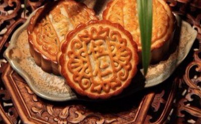 ​五仁月饼为什么被黑的真相（从王者到青铜，五仁月饼为何被全网黑？它到底做错