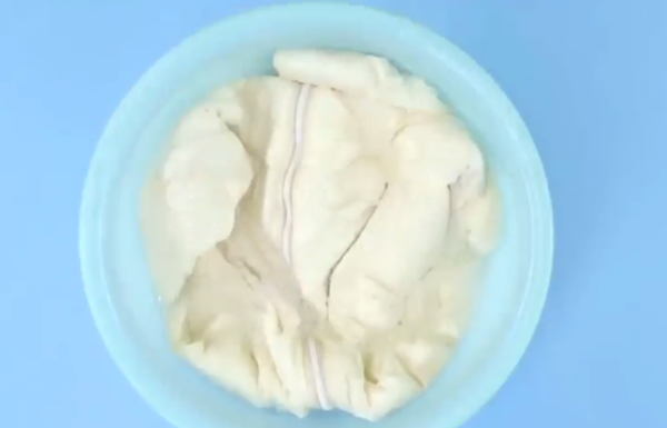 白羽绒服发黄干洗店能洗,白色羽绒服变黄了干洗店可以解决吗图2