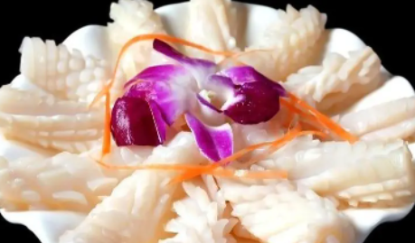 鱿鱼切花刀切哪个面,鱿鱼卷怎么切花刀图2