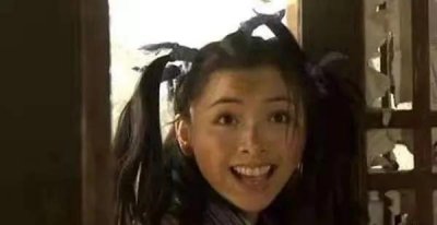 ​被迪士尼终生禁止入园,冒充黑道帮朋友,川妹子黄小蕾真“辣”