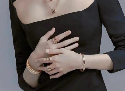 ​女生说她饿了应该怎么回答比较好？