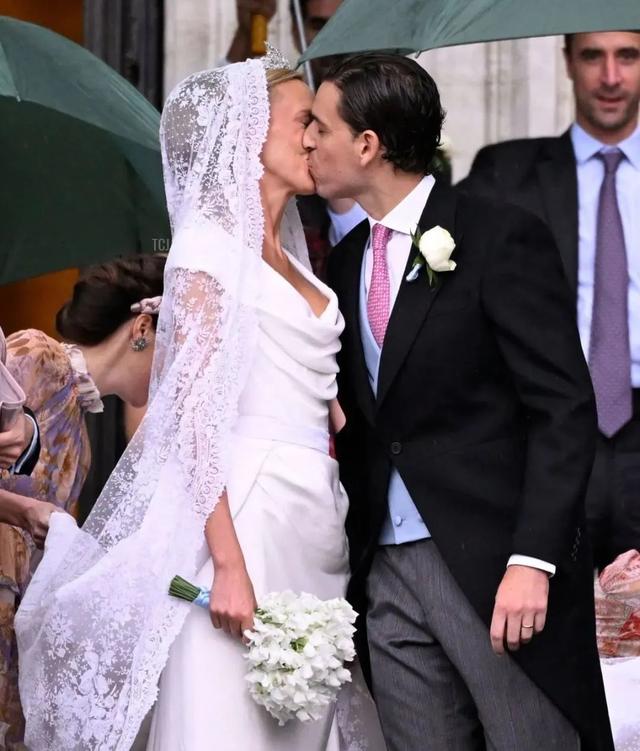 西方婚戒的戴法（王室也追婚礼季）(8)