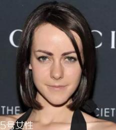 长脸适合什么样的烫发？大波浪长发温柔睿智