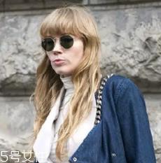 长脸适合什么样的烫发？大波浪长发温柔睿智