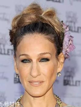 长脸适合什么样的烫发？大波浪长发温柔睿智