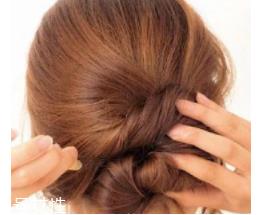 长脸适合什么样的烫发？大波浪长发温柔睿智