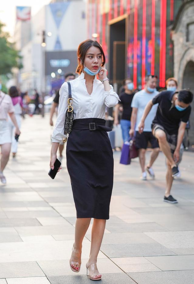 女孩子做什么销售发展前景好一点（女生适合做的销售行业）