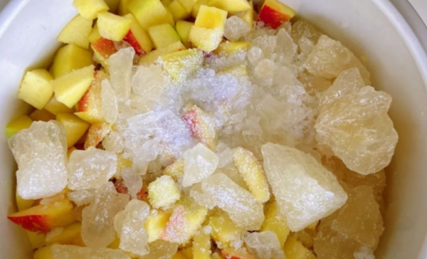 桃子酱怎么熬,桃子苹果酱的家庭制作方法图2