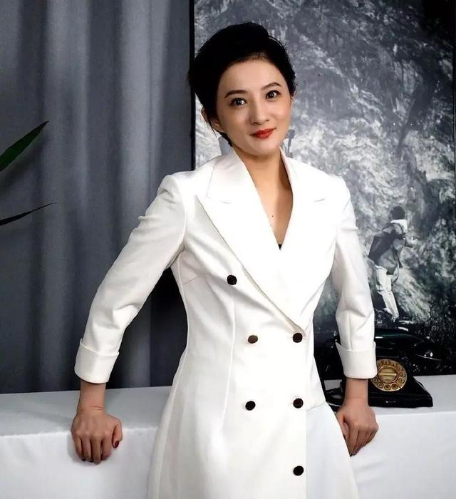 金铭今年多大年龄（演员金铭北大毕业）(11)