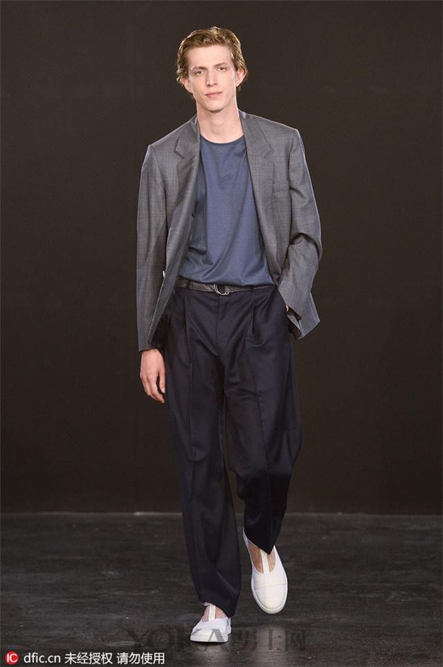 男装的衣服最流行了（男装秀9个品牌36套服装）(20)