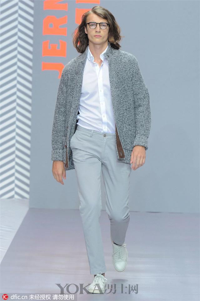 男装的衣服最流行了（男装秀9个品牌36套服装）(28)