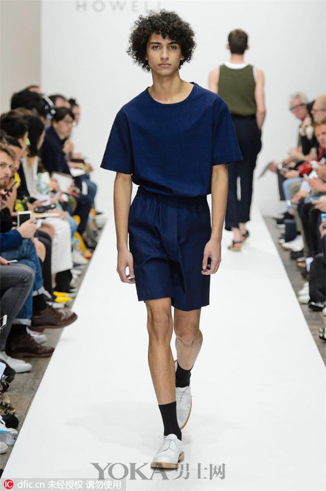 男装的衣服最流行了（男装秀9个品牌36套服装）(36)