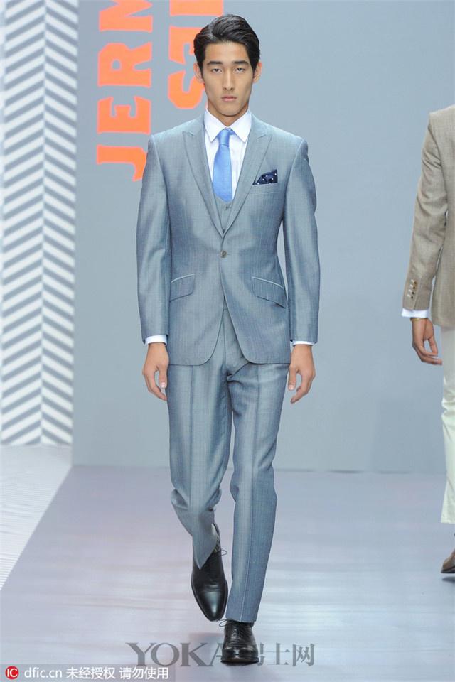 男装的衣服最流行了（男装秀9个品牌36套服装）(27)