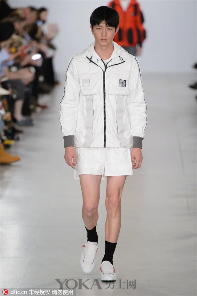 男装的衣服最流行了（男装秀9个品牌36套服装）(10)