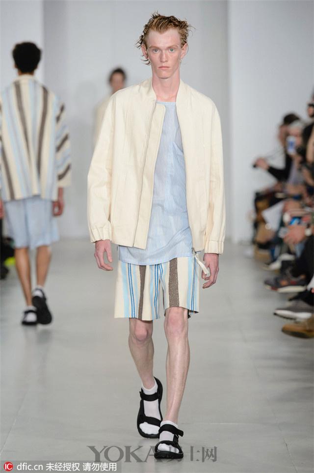 男装的衣服最流行了（男装秀9个品牌36套服装）(31)