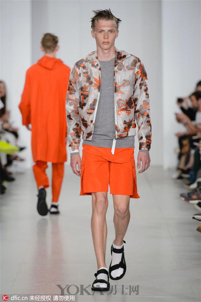 男装的衣服最流行了（男装秀9个品牌36套服装）(30)