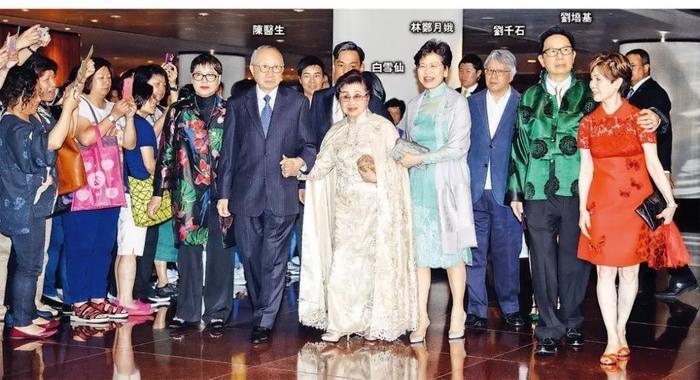 在她面前刘德华、张学友秒变粉丝，袁咏仪称做梦都没有想到