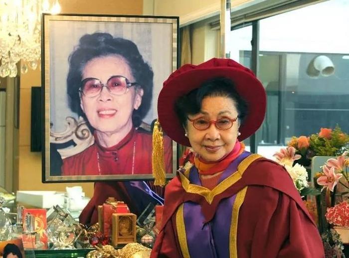 在她面前刘德华、张学友秒变粉丝，袁咏仪称做梦都没有想到