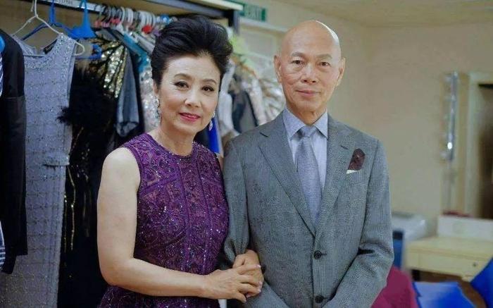 在她面前刘德华、张学友秒变粉丝，袁咏仪称做梦都没有想到