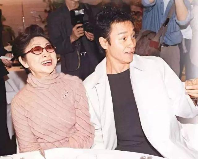 在她面前刘德华、张学友秒变粉丝，袁咏仪称做梦都没有想到