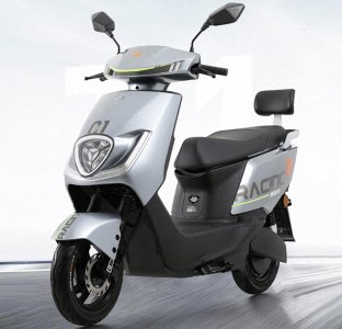 ​雅迪、五羊推出72V电动车，品质过硬，配置先进，最大续航300公里