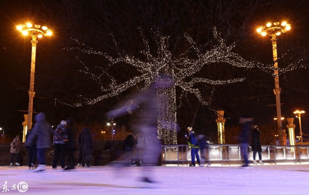 “全球最大”滑冰场,占地2万余平方米,可容纳4500人
