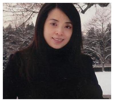 49岁解晓东全家生活照 网友称：儿子没有他爹当年帅