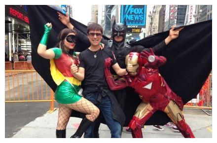 49岁解晓东全家生活照 网友称：儿子没有他爹当年帅